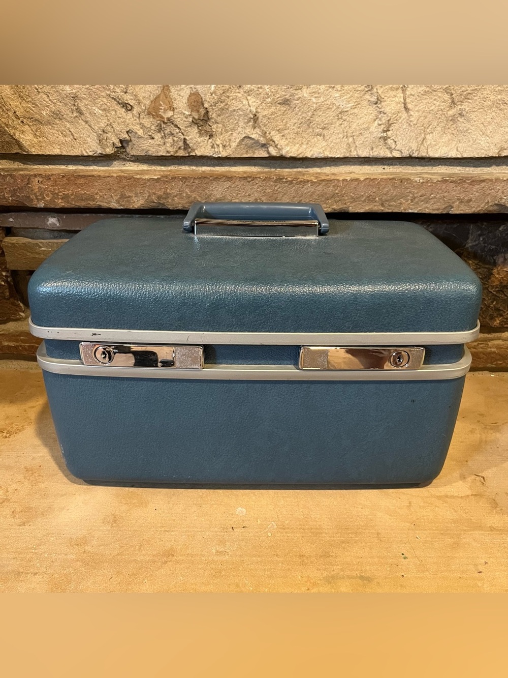 Vintage Royal Traveller Medalist Blue Portable Train Case Cosmetic Box Samsonite